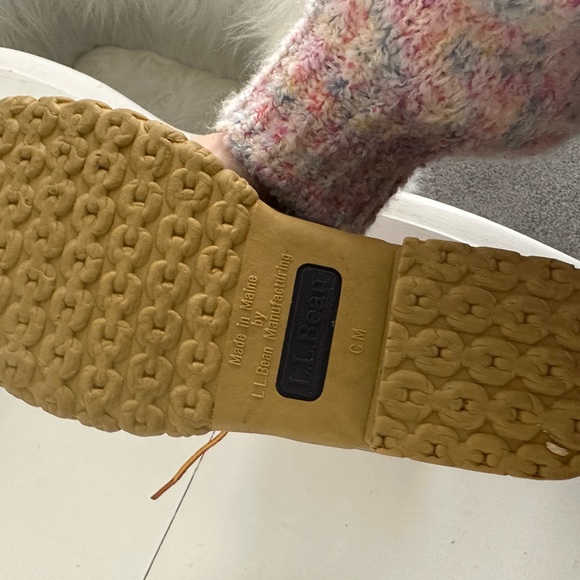 L.L.Bean Women’s Bean Boots - Picture 4 of 5